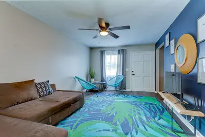 Image de Art Haus-Stunning Apt nr arprt and beaches Slps 6!