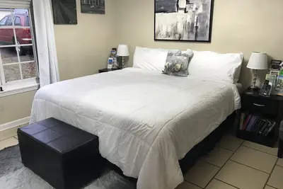 Image de 3 miles from the Ky Horse Park. Read the house rules and listing before you book