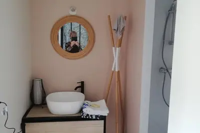Image de Maison neuve de plein pied avec 2 terrasses et jardin