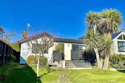 Image de 16 Beatrice Avenue is a perfect place for a holiday on the Isle of Wight
