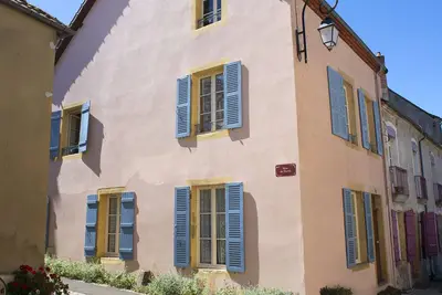 Image de Maison de village avec grand jardin très calme