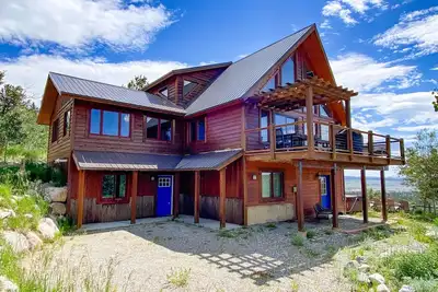 Image de Escape to Pure Luxury with the Entire Family, w/Hot Tub, Chef's Kitchen - Blue Sky Ridge