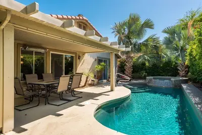 Image de Tropical Oasis at Indian Palms w/Pool/Spa, Mountain View, Close to Music Festivals, in Golf Resort