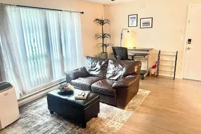 Image de Perfect Private Getaway in Seattle's Southside!