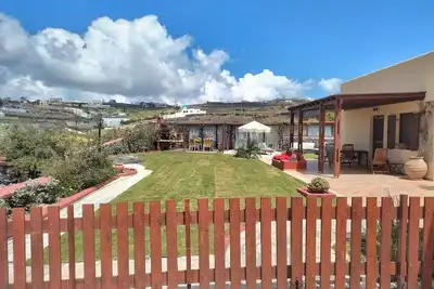 Vineyards Hill Villa, Santorini