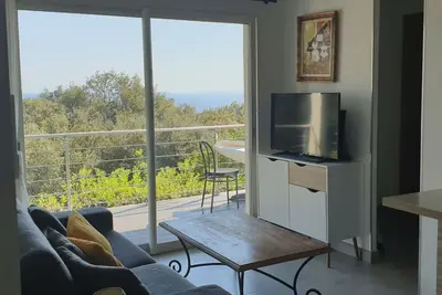 Image de Vue mer et Calme Pour ce Grand rez de Jardin