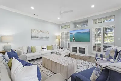 Image de Tivoli 5298 - Renovated Ground-Floor Condo, Community Pool, Near The Beach!