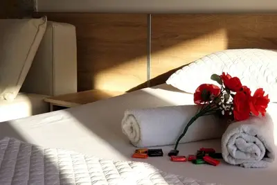 Image de Comfy family room: double bed + double sofa bed with sea view balcony