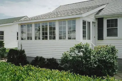 Image de Two minuet walk to the beach. On a quiet private road