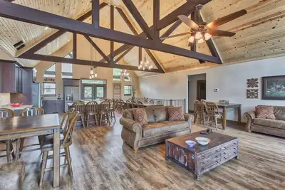 Image de Lakeview Deck| Game Room | Multi- Pool | Boat Slip