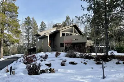 Image de Lodge Backyard Concerts, Sharc Pool, Bike Paths, Horseback Rides, River Floats