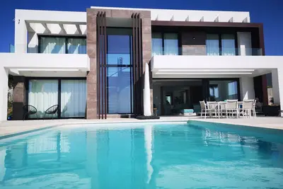 Image de Exclusive Frontline Golf- and Seaview