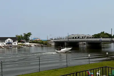 Image de Dock Life Beach 1 - Cottage 9, Riverside Property, Studio, 3 min walk to Beach 1