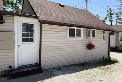 Image de Dock Life Beach 1 - Cottage 8, Riverside, 2 bdrm and Loft, 3 min walk to Beach 1