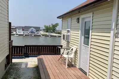 Image de Dock Life Beach 1 - Cottage 12, Riverview, 1 Bedroom, 3 min walk to Beach 1