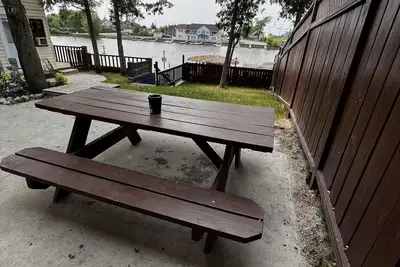 Image de Dock Life Beach 1 - Walkout River 13, 5 bdrm Sleeps 14, 3 min walk to Beach 1