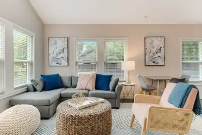 Image de Luxury Townhome | Pet Friendly