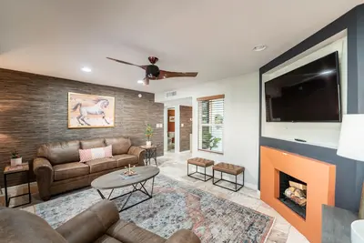 Image de Luxury McCormick Ranch Hideaway