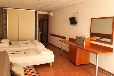 Image de Comfy family room: double, single, double sofa bed - sea view shared terrace