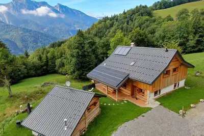 Image de Chalet d'alpage écologique 4* (10 à 14 personnes)
