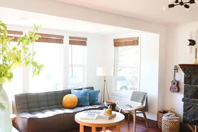 Image de Steps to Deschutes River Trail | 1st St Rapids and Downtown