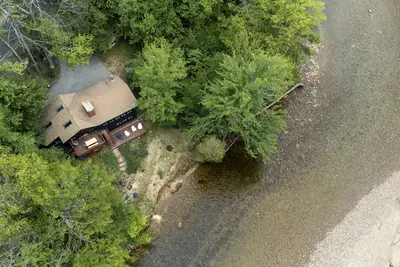 Image de 1. 1 acre modern waterfront home on the Saco river