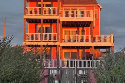 Image de Amazing Sound Front, Ocean View Home with Pool, Spa and Dock