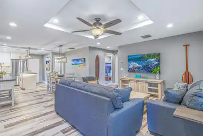 Image de Perfect Location, Private Home In Downtown Lahaina with Hot Tub!