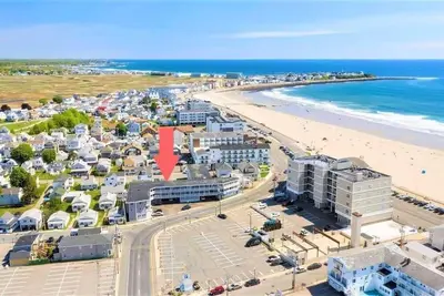 Image de Steps from Beach | 2br Monthly | Parking