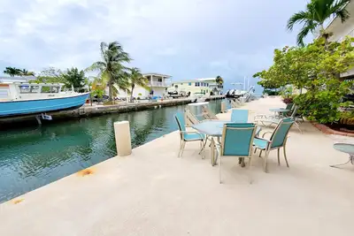 Casa Swaidan- 2 bedroom, 2 bath half duplex with 30ft dockage