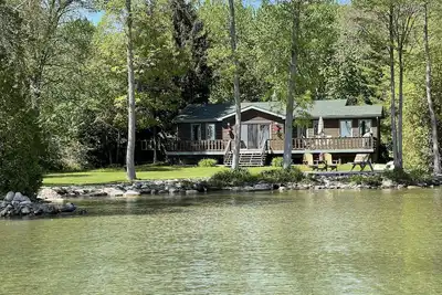 Image de Winter & Fall Getaway - Pvt 120’Shoreline w/direct Lake Access - Snowmobiling