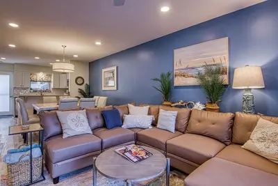 Image de Pet-friendly, lagoon, 1st flr bedroom, close to beach/oceanside restaurant, pool