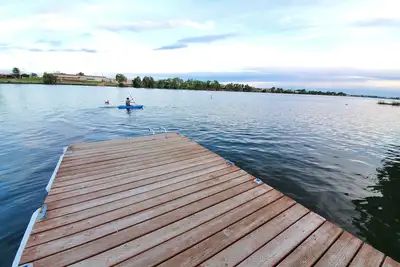 Image de Lakefront Getaway. Private Waterfront Home with Dock and Sunroom.
