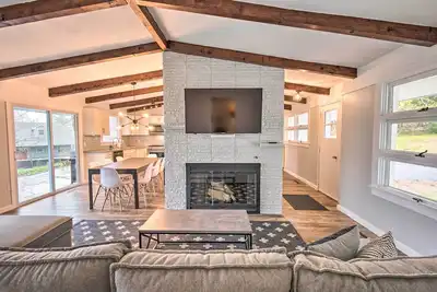Image de Laconia Hideaway < 2 Miles to Lake Winnipesaukee!
