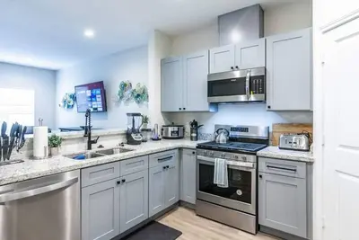 Image de Eastwood Double · • Dbl Family Pad • 8br • 26Bds • Sleeps 28