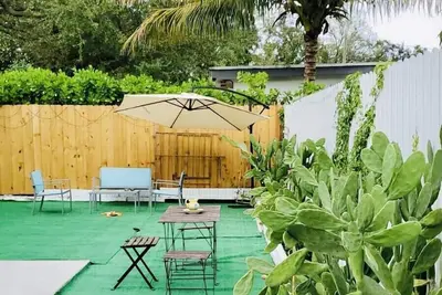 Image de Modern Buena Vista Home. 3br/2ba. Private Patio. Near Wynwood & Design District