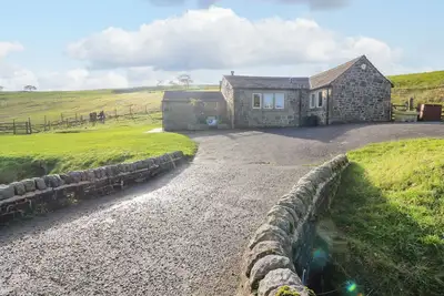 Image de Beckside Cottage, romantic, with hot tub in Cowling