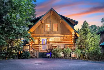 ★★★ Perfect for Families! Remodeled in 2025! Kids/Game Room, Hot Tub, Views ★★★