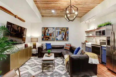 Image de Refined Historic Renovation