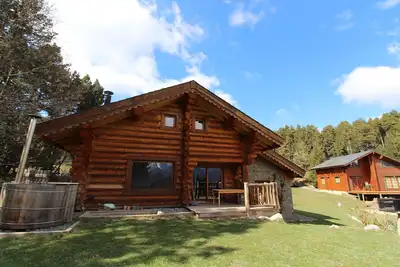 Image de Chalet Le Ticou avec un magnifique jardin