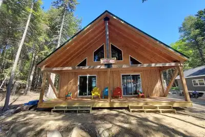 Image de Waterfront Log Home on West Grand Lake