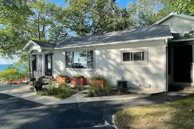 Image de Lake Michigan Cottage w/ 265 ft of Private Beachfront! Perfect family getaway!