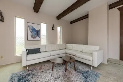 Image de Luxury spacious Home in a quite neighborhood.