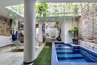 Image de Fun super spacieux pool house privé, Getsemani Meilleur emplacement! ! !