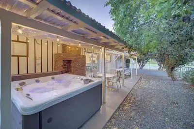 Image de King Sized Beds, Large Outdoor and Indoor Space