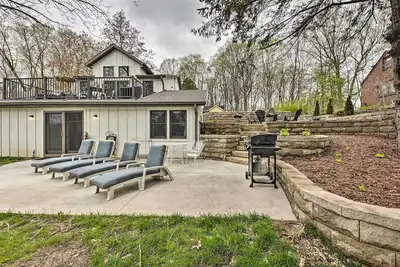 Image de Big Cedar Lake House: Views, 100 Ft to Water!