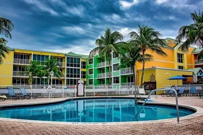 The Hammocks- Marathon Paradise