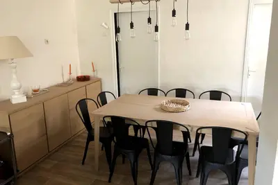 Image de Maison pour 12 cyclistes 6 chambres avec terrasse sur le toit