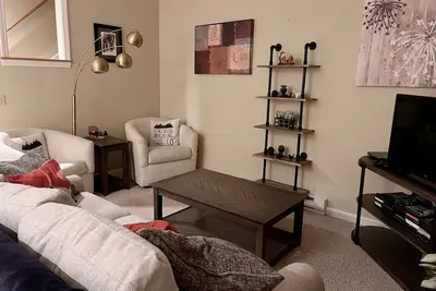 Image de Gorgeous 3br 3ba Sleeps 10  Ski On / Off Jiminy Peak-2000 Sq Ft Mountainside Con