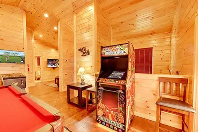 Gatlinburg - Bearly Believable - 2 Bedrooms - Sleeps 10